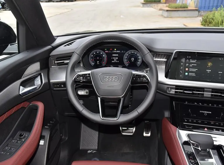Audi Q6 Q6 2024 45 TFSI quattro Black Warrior Edition 6 Seaters — Ver foto 3