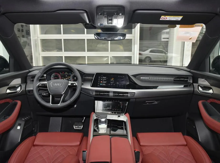 Audi Q6 Q6 2024 45 TFSI quattro Black Warrior Edition 7 Seaters — View photo 2