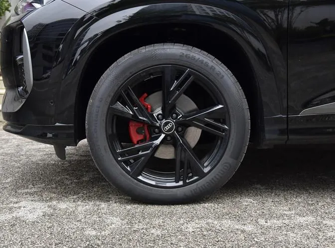 Audi Q6 Q6 2024 45 TFSI quattro Black Warrior Edition 6 Seaters — Ver foto 6