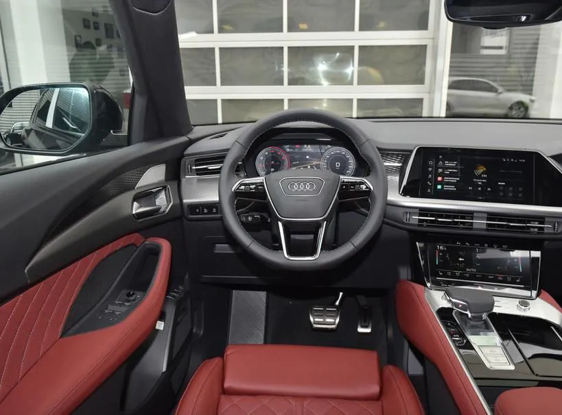 Audi Q6 Q6 2024 45 TFSI quattro Black Warrior Edition 7 Seaters — View photo 3