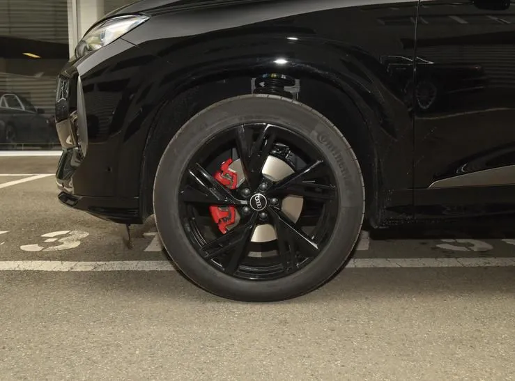 Audi Q6 Q6 2024 45 TFSI quattro Black Warrior Edition 7 Seaters — View photo 6