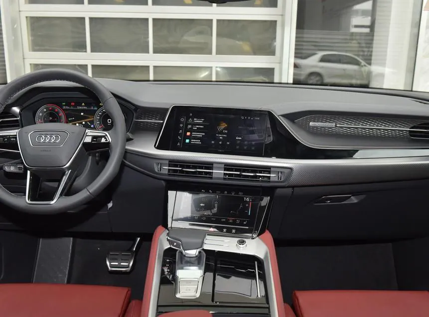 Audi Q6 Q6 2024 45 TFSI quattro Black Warrior Edition 7 Seaters — View photo 4