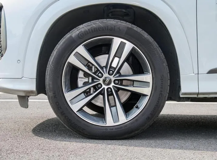 Audi Q6 Q6 2024 45 TFSI quattro Qiyun Flying Rider Package 6 Seaters — View photo 6