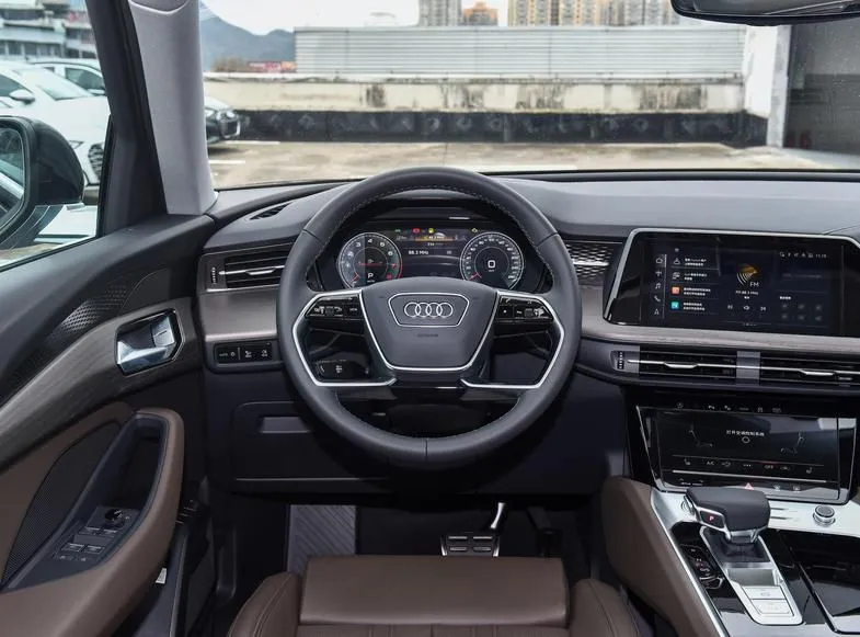 Audi Q6 Q6 2024 45 TFSI quattro Qiyun Yulin Package 7 Seaters — Voir la photo 3
