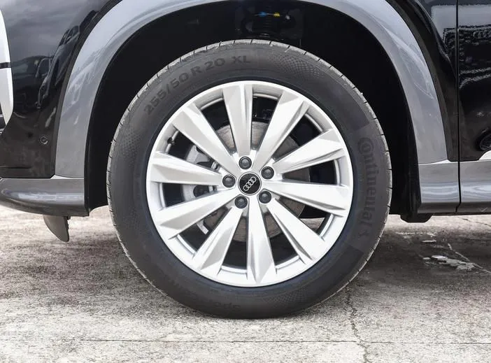 Audi Q6 Q6 2024 45 TFSI quattro Qiyun Yulin Package 7 Seaters — Voir la photo 6