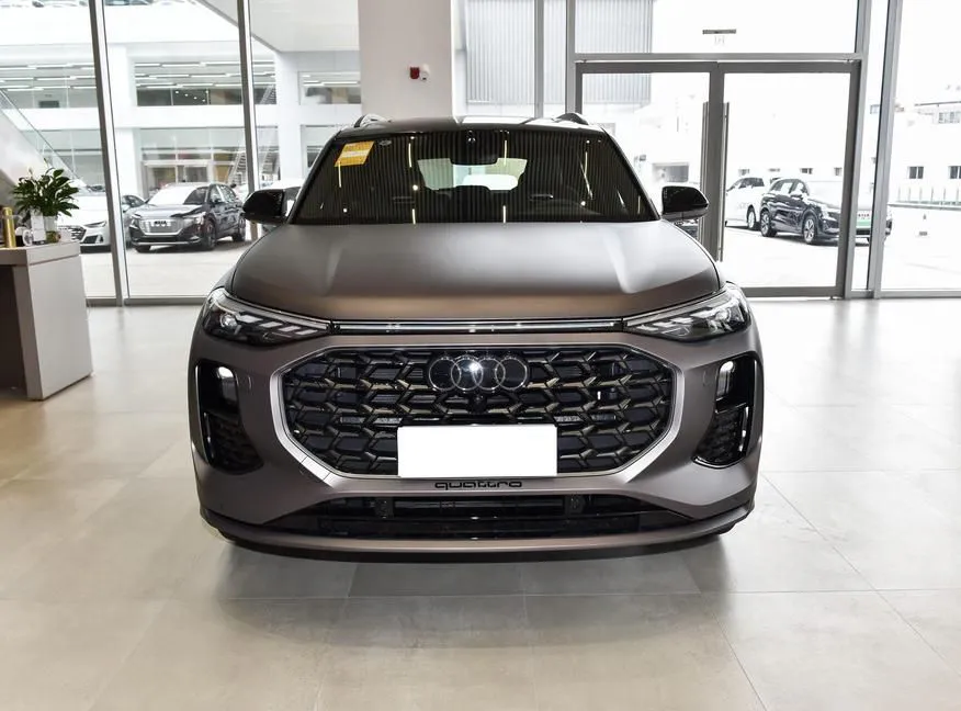 Audi Q6 Q6 2024 45 TFSI quattro Cloud Chaser Edition Flying Rider Package 7 Seaters — Voir la photo 5