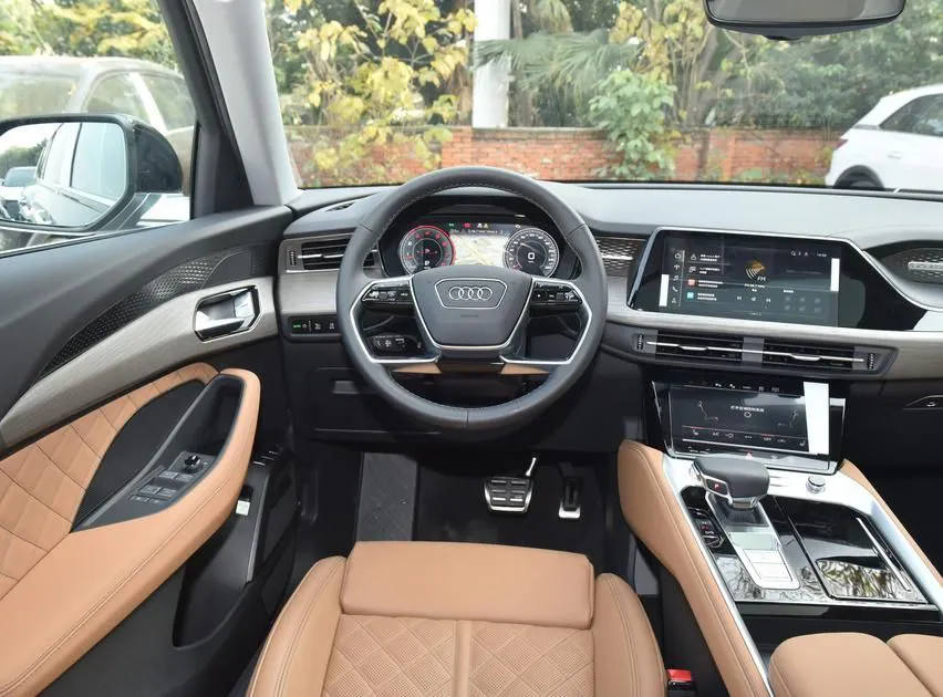 Audi Q6 Q6 2024 50 TFSI quattro Cloud Style Yulin Package 6 Seaters — Voir la photo 3