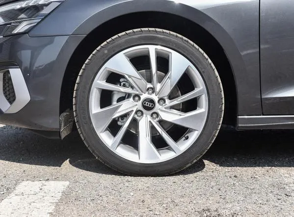 Audi A3 A3 2024 A3L Limousine 35 TFSI Stylish and Elegant — Ver foto 6