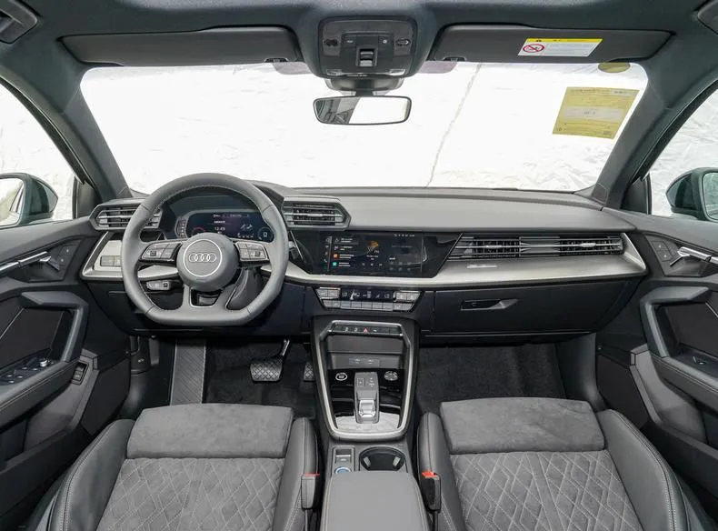 Audi A3 A3 2024 Sportback 35 TFSI RS Package Speed Type — Ver foto 2