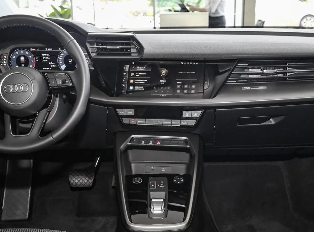 Audi A3 A3 2024 Sportback 35 TFSI Progressive Elegance — عرض الصورة 4