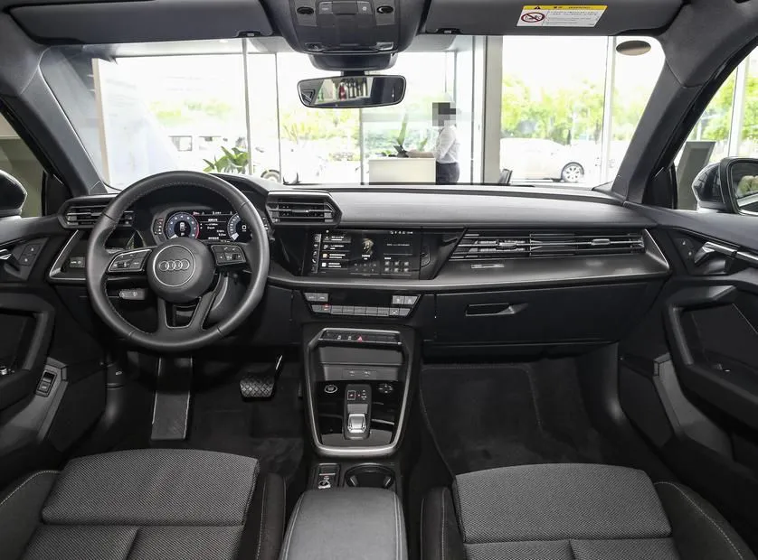 Audi A3 A3 2024 Sportback 35 TFSI Progressive Elegance — عرض الصورة 2