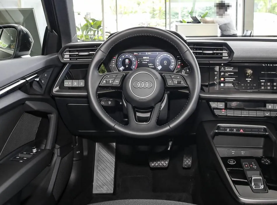 Audi A3 A3 2024 Sportback 35 TFSI Progressive Elegance — عرض الصورة 3