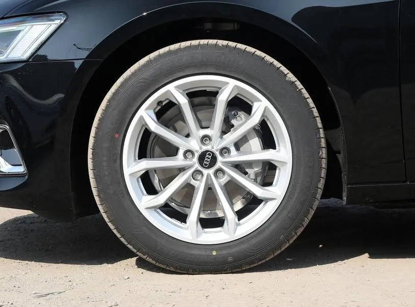 Audi A6L A6L 2024 40 TFSI Luxury Elegance — Ver foto 6
