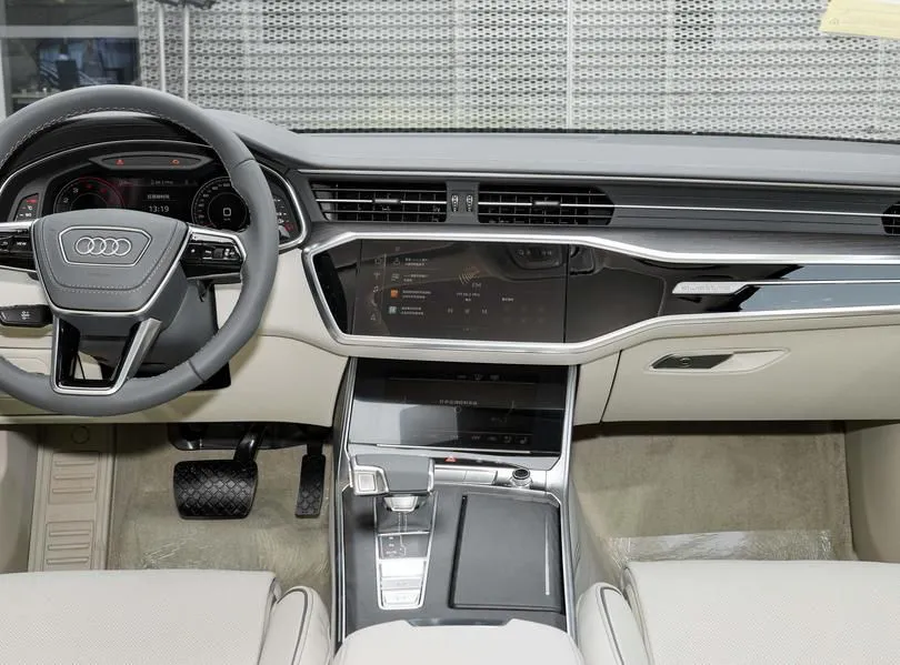 Audi A6L A6L 2024 55 TFSI quattro Flagship Elegant Edition — Ver foto 4