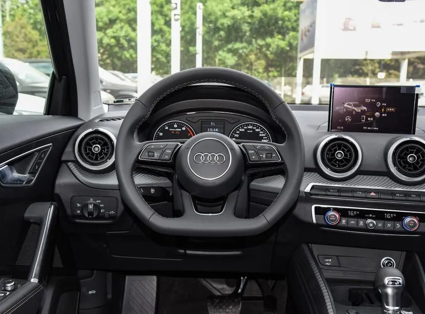 Audi Q2L Q2L 2024 35 TFSI RS Kit Speed Type — View photo 3
