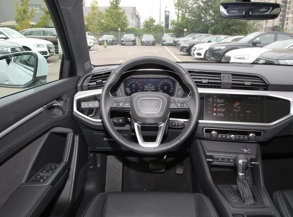 Audi Q3 Q3 2024 35 TFSI Progressive Elegance — عرض الصورة 3