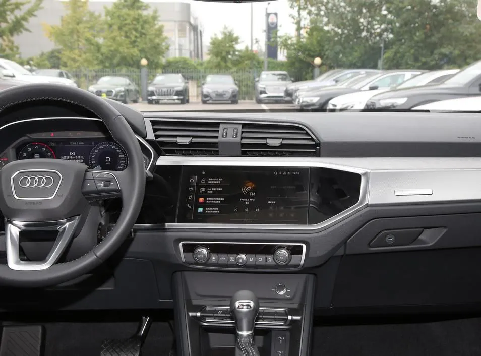 Audi Q3 Q3 2024 35 TFSI Progressive Elegance — عرض الصورة 4