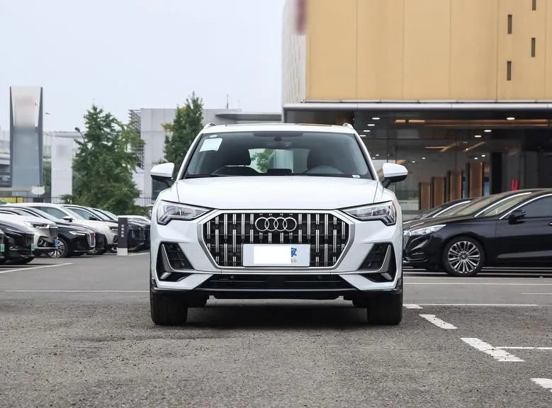 Audi Q3 Q3 2024 35 TFSI Progressive Elegance — عرض الصورة 5