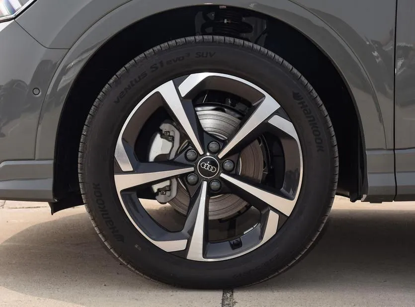 Audi Q3 Q3 2024 40 TFSI Fashion Dynamic Edition Launched — عرض الصورة 6