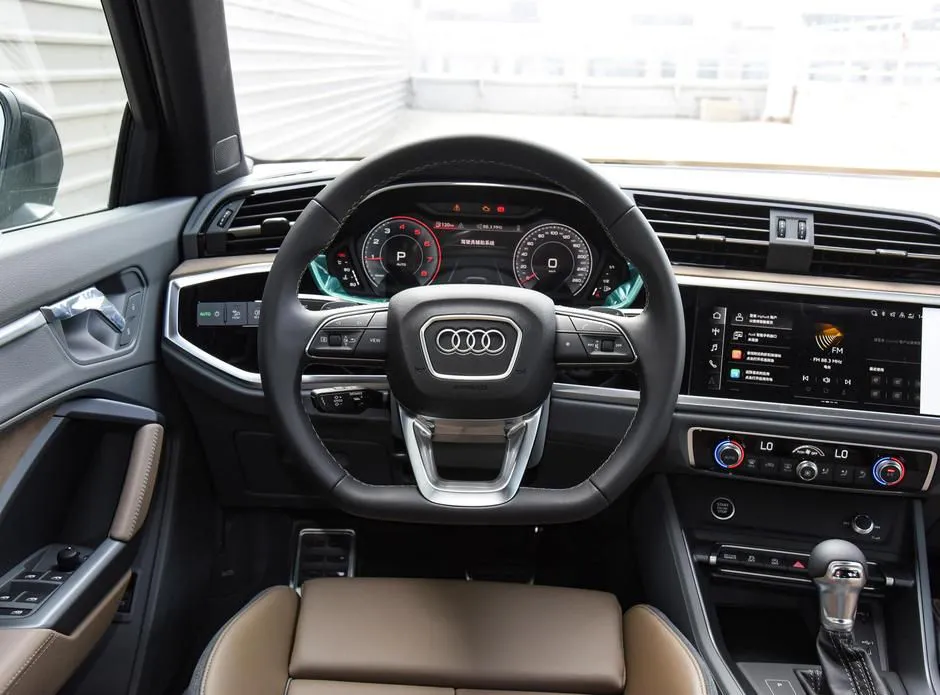 Audi Q3 Q3 2024 40 TFSI Fashion Dynamic Edition Launched — عرض الصورة 3