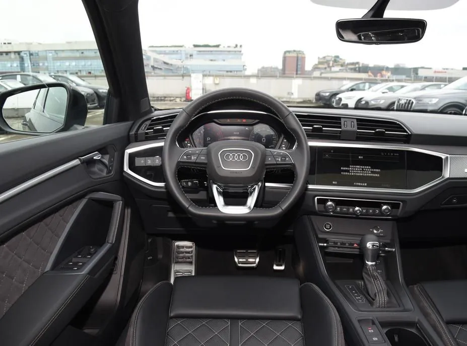 Audi Q3 Sportback Q3 Sportback 2024 40 TFSI RS Kit Speed Type — Voir la photo 3