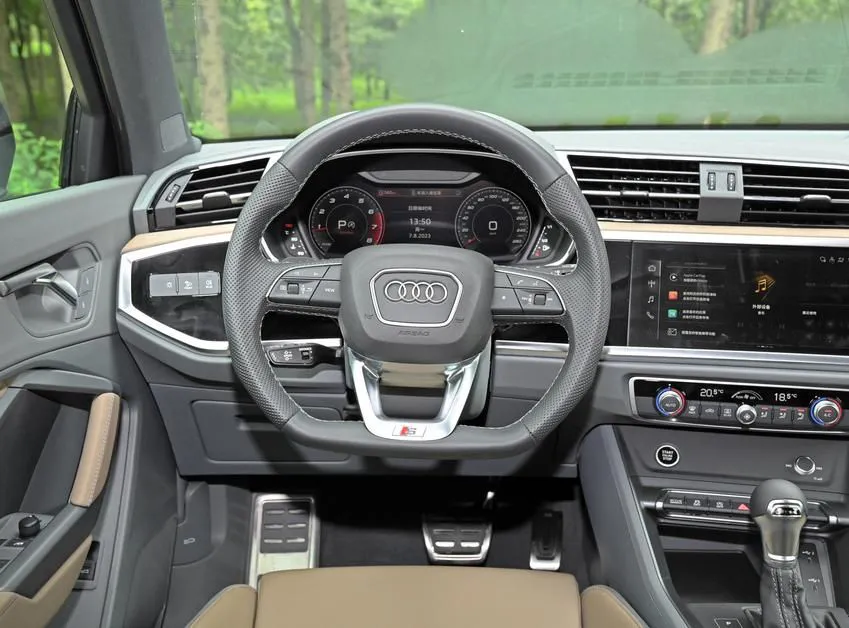 Audi Q3 Sportback Q3 Sportback 2024 40 TFSI Fashion Edition — عرض الصورة 3