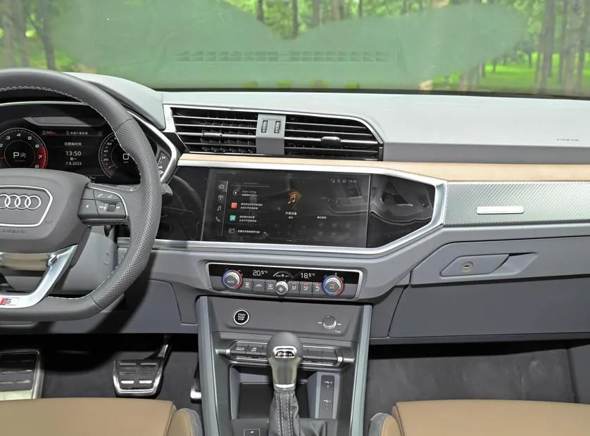 Audi Q3 Sportback Q3 Sportback 2024 40 TFSI Fashion Edition — عرض الصورة 4