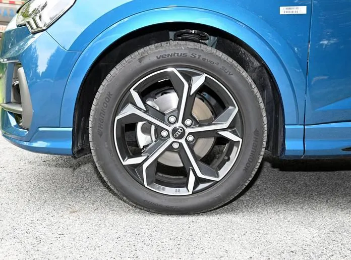 Audi Q3 Sportback Q3 Sportback 2024 40 TFSI Fashion Edition — عرض الصورة 6