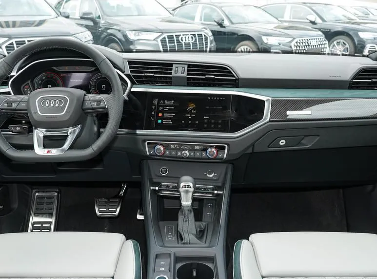 Audi Q3 Sportback Q3 Sportback 2024 45 TFSI quattro Special Edition — Voir la photo 4