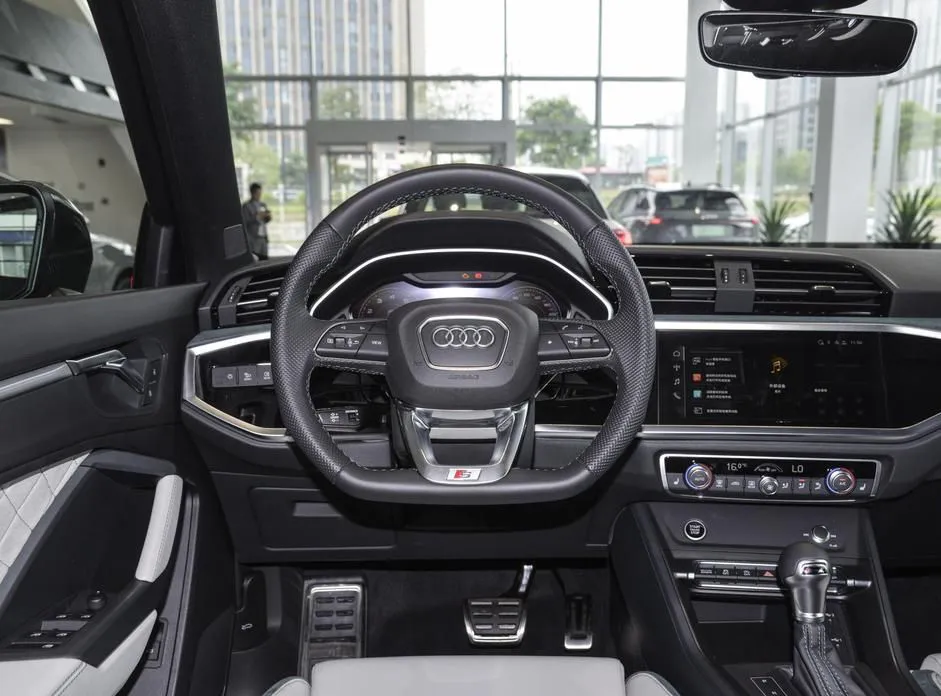 Audi Q3 Sportback Q3 Sportback 2024 45 TFSI quattro Fashion Edition — Смотреть фото 3