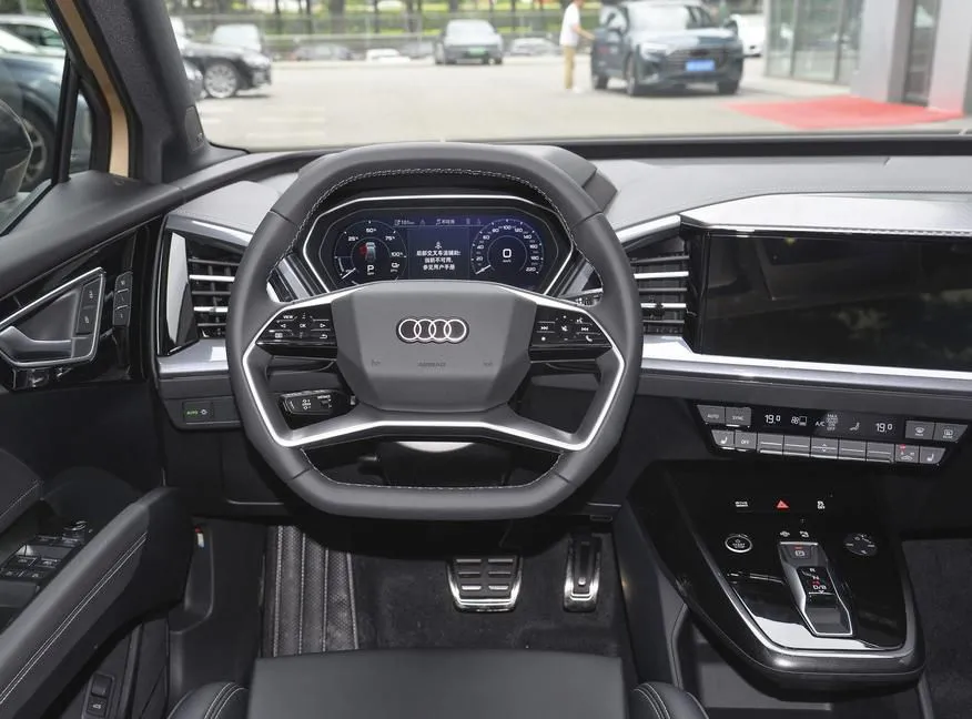 Audi Q4 e-tron Q4 e-tron 2024 40 e-tron Champion Edition — Ver foto 3
