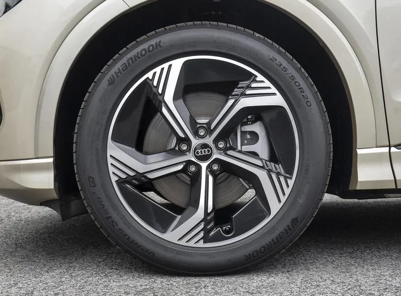 Audi Q4 e-tron Q4 e-tron 2024 40 e-tron Champion Edition — Ver foto 6