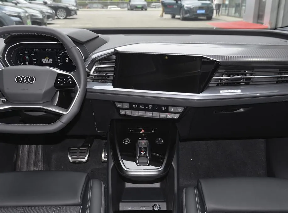 Audi Q4 e-tron Q4 e-tron 2024 40 e-tron Champion Edition — Ver foto 4
