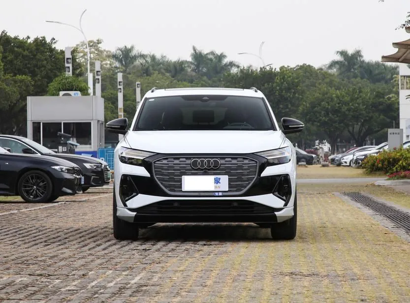 Audi Q4 e-tron Q4 e-tron 2024 50 e-tron quattro Creative Night Edition — View photo 5