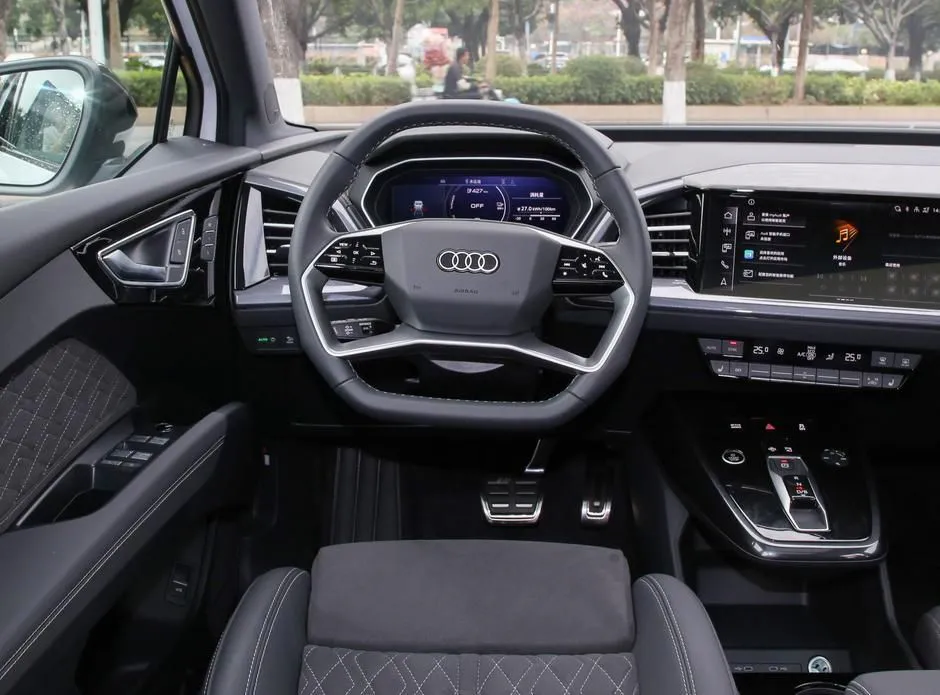 Audi Q4 e-tron Q4 e-tron 2024 50 e-tron quattro Creative Night Edition — View photo 3