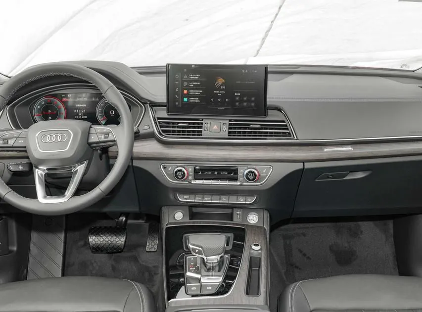 Audi Q5L Q5L 2024 40 TFSI Luxury Elegance — View photo 4