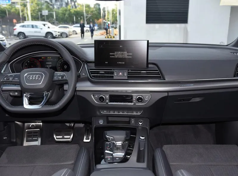 Audi Q5L Sportback Q5L Sportback 2024 40 TFSI Luxury Edition — Смотреть фото 4