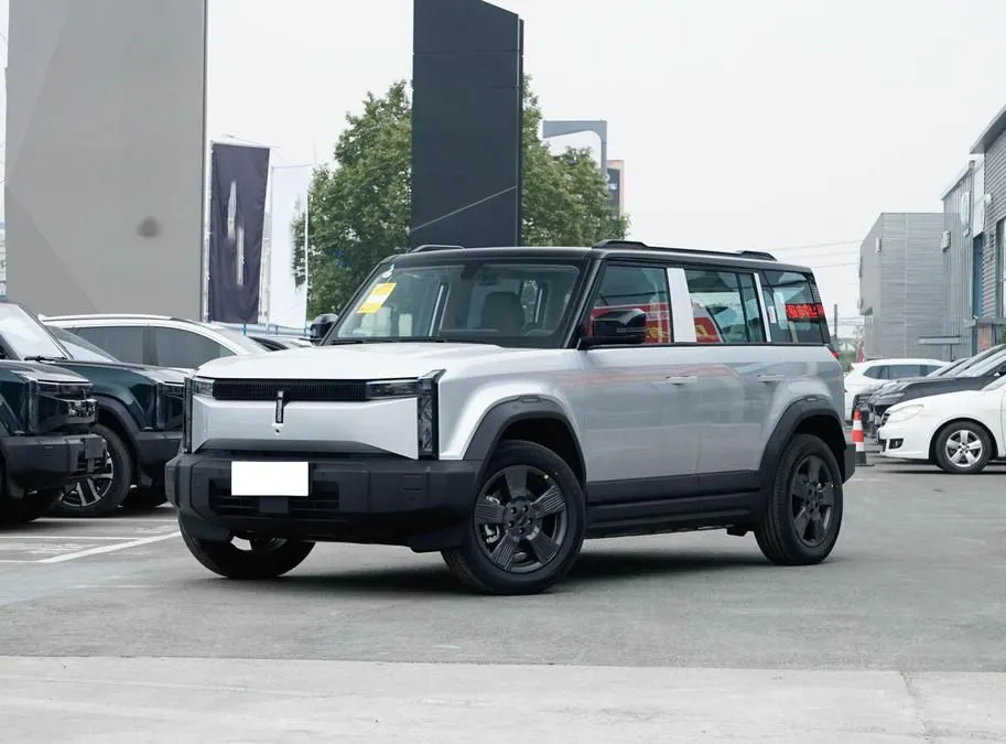 Chery New Energy iCAR 03 2024 401km 2WD Standard Advanced Edition — photo 1