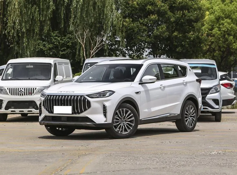 Chery Jetour X70 Jetour X70 PLUS 2024 Champion Edition 1.5T DCT Champion MAX+ 7 Seaters — photo 1