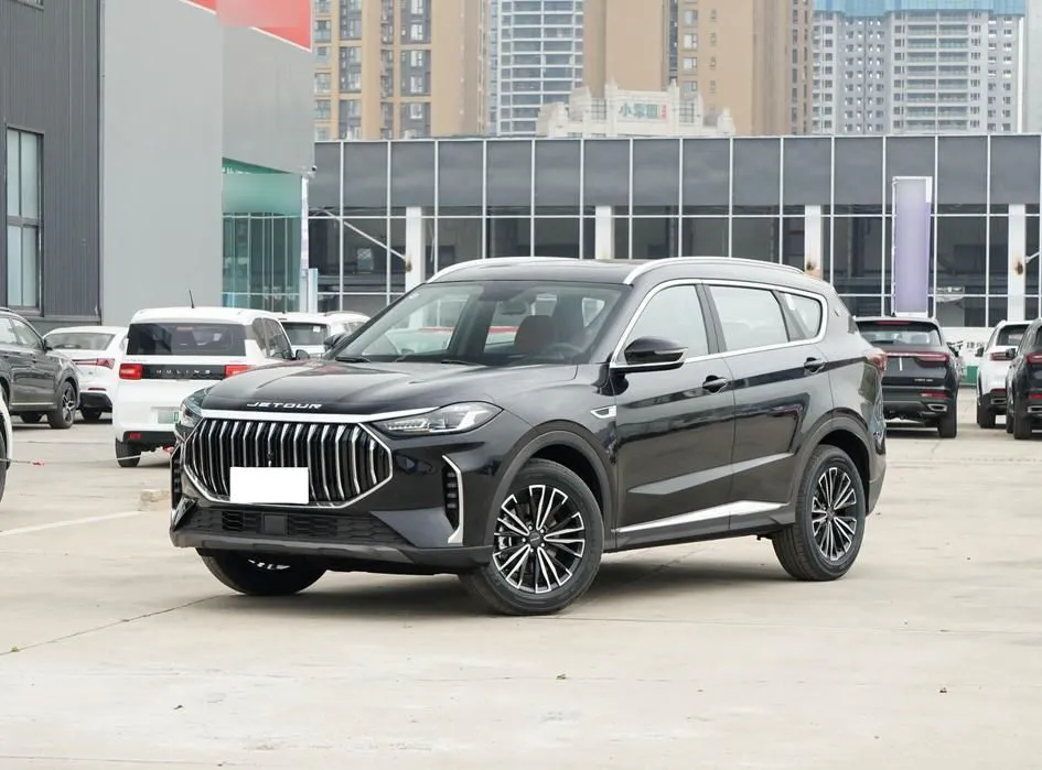 Chery Jetour X70 Jetour X70 PLUS 2024 Champion Edition 1.5T DCT Champion PRO 7 Seaters — photo 1