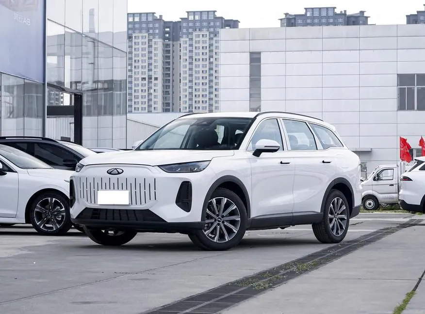 Chery Chery Fulwin T9 — أبيض / رمادي / أخضر
