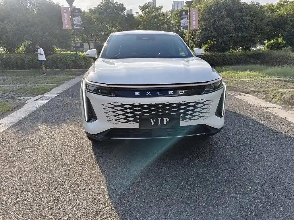 EXEED Stellar Stellar 2023 400T 2WD Premium Edition — photo 1