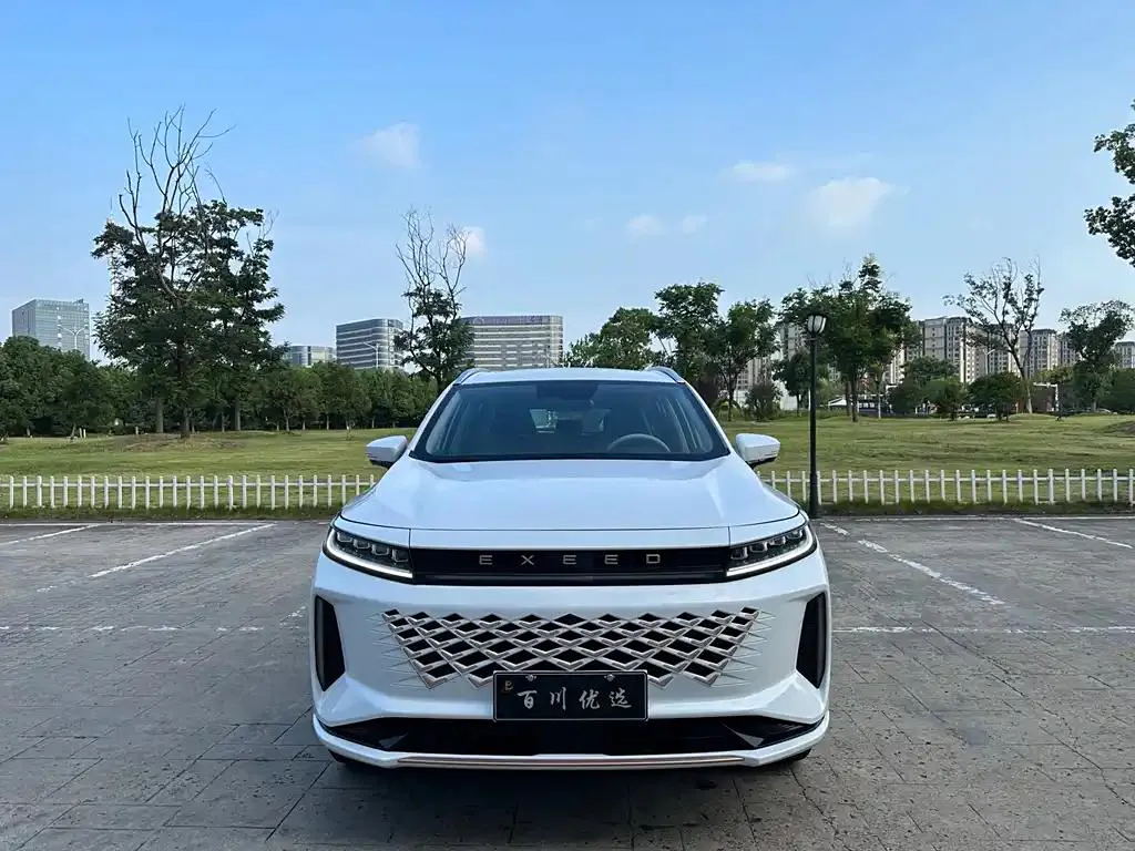 EXEED EXEED Zhuifeng EXEED Zhuifeng 2023 2.0T DCT Chengfengqi Edition — photo 1