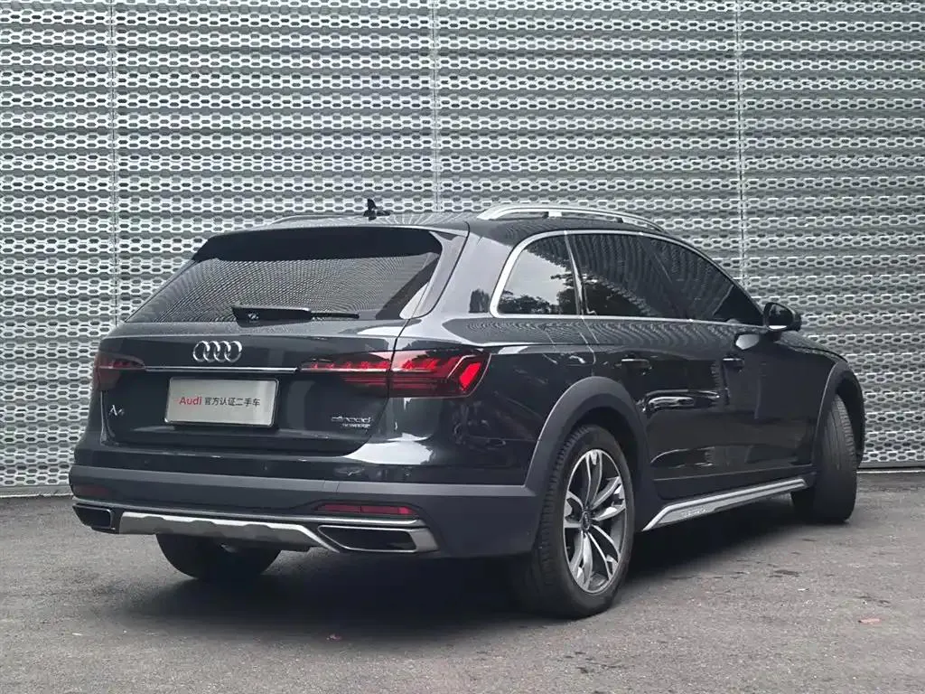 Audi A4 (imported) A4 (imported) 2022 allroad quattro Snow Sports Edition — Voir la photo 6