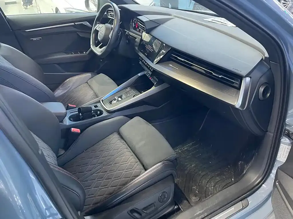 Audi A3 A3 2022 Sportback 35 TFSI RS Package Speed Type — عرض الصورة 3