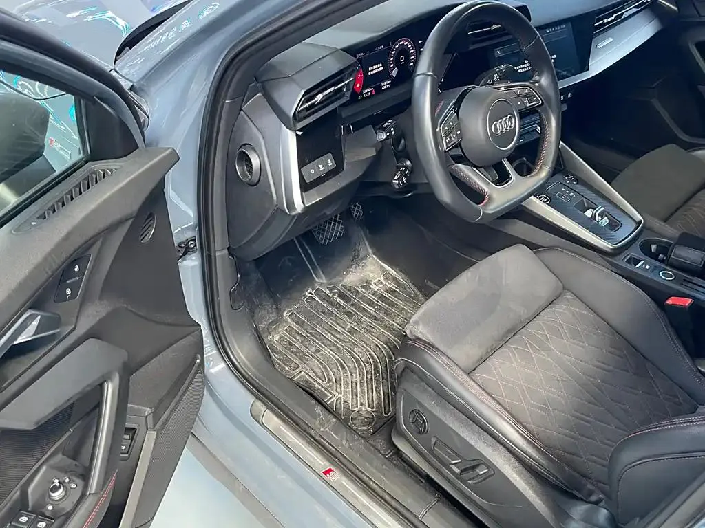 Audi A3 A3 2022 Sportback 35 TFSI RS Package Speed Type — عرض الصورة 5