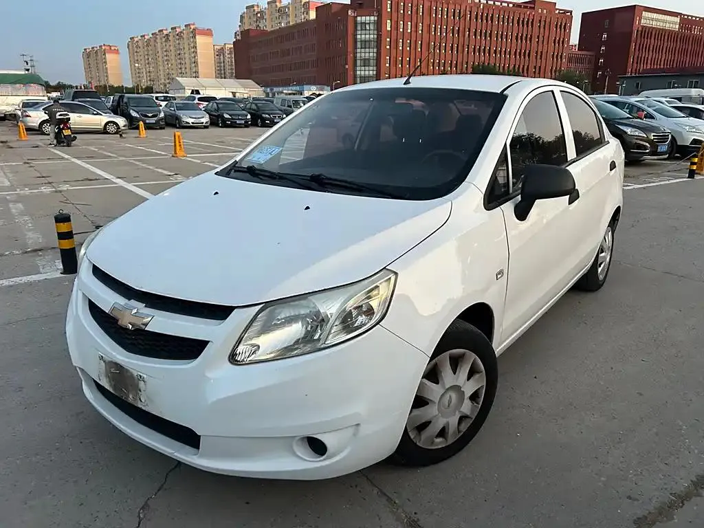 Chevrolet Sail Sail 2013 Sedan 1.4L Manual Ideal Happiness Edition — photo 1