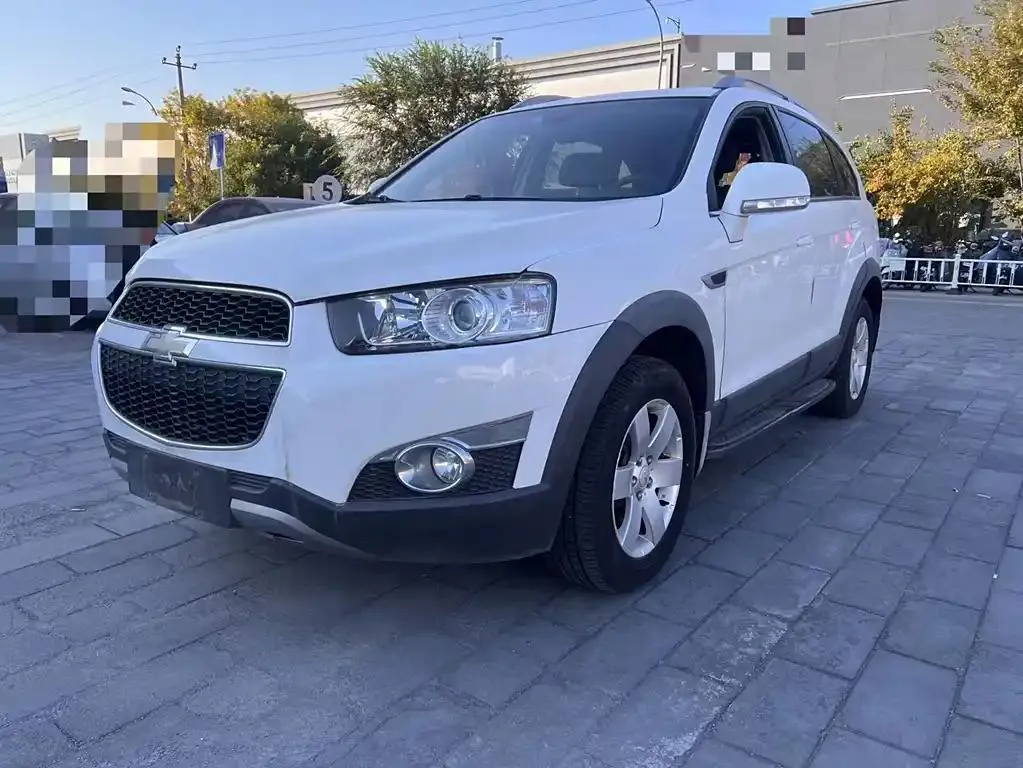 Chevrolet Captiva Captiva 2014 2.4L 4WD Luxury Edition 5 Seaters — photo 1