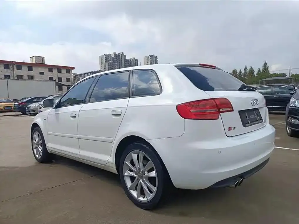 Audi A3 (imported) A3 (imported) 2010 Sportback 1.4T Comfort Edition — View photo 3
