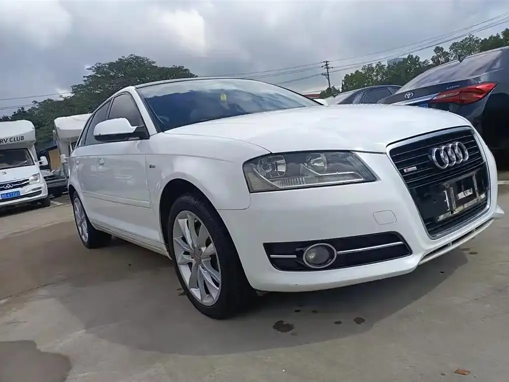 Audi A3 (imported) A3 (imported) 2010 Sportback 1.4T Comfort Edition — View photo 4
